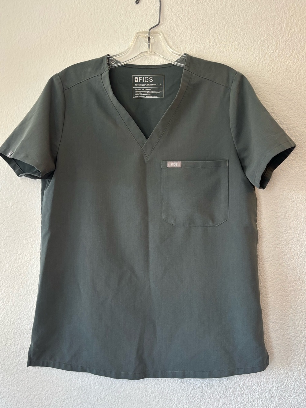 Figs Women's Gray Catarina Scrub Top Size Small Medical Nursing Professional